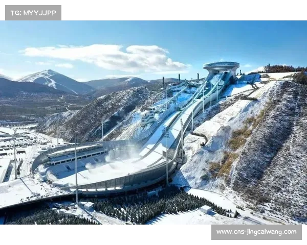 冬奥场地云顶滑雪公园首次举办高校腰旗橄榄球国际赛展现冬夏切换新风貌 冬奥场地云顶滑雪公园首次举办高校腰旗橄榄球国际赛展现冬夏切换新风貌